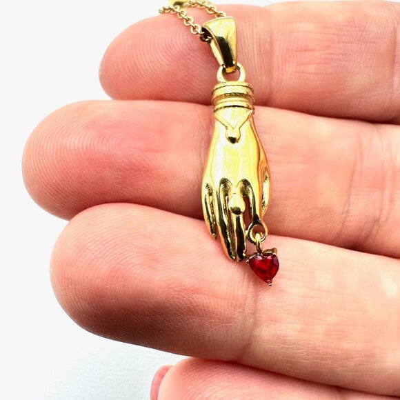 Vintage Style Necklace Hand Pendant Red Heart Rhinestone 18K Gold Plated - Picture 3 of 6
